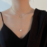 Christmas Gift Fashion Luxury White Pearl Bead Chain Choker Necklace for Women Flower Lariat Lock Collar Necklace Jewelry Party Charm